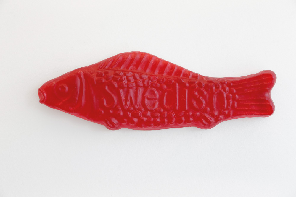 Doppelklick öffnet Großansicht Peter Anton: Swedish Fish (red)