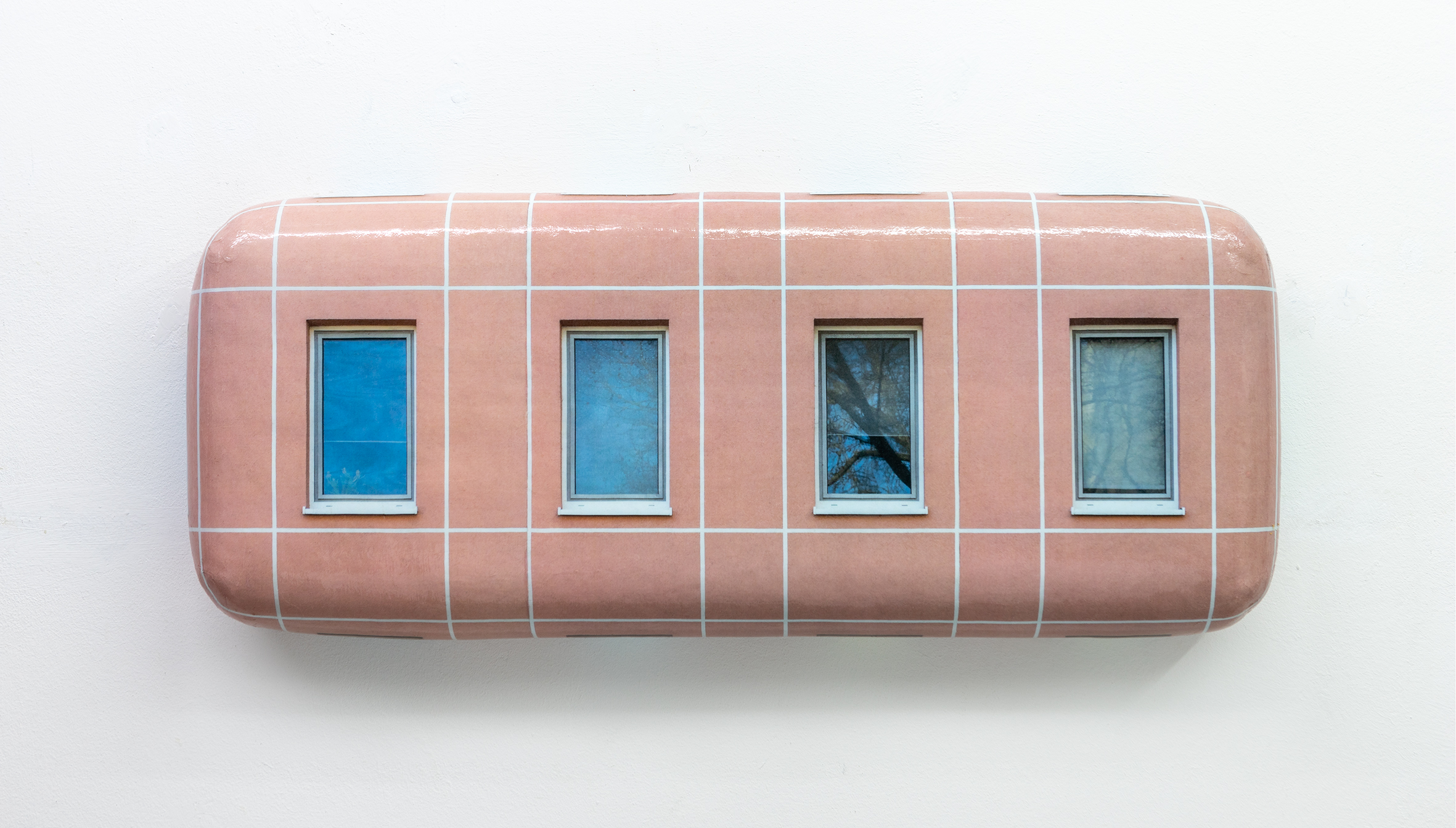 Hein Spellmann: Altrosa Gebäude