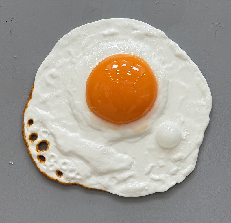 Peter Anton: Fried egg #9/12  (Sunny side up series)