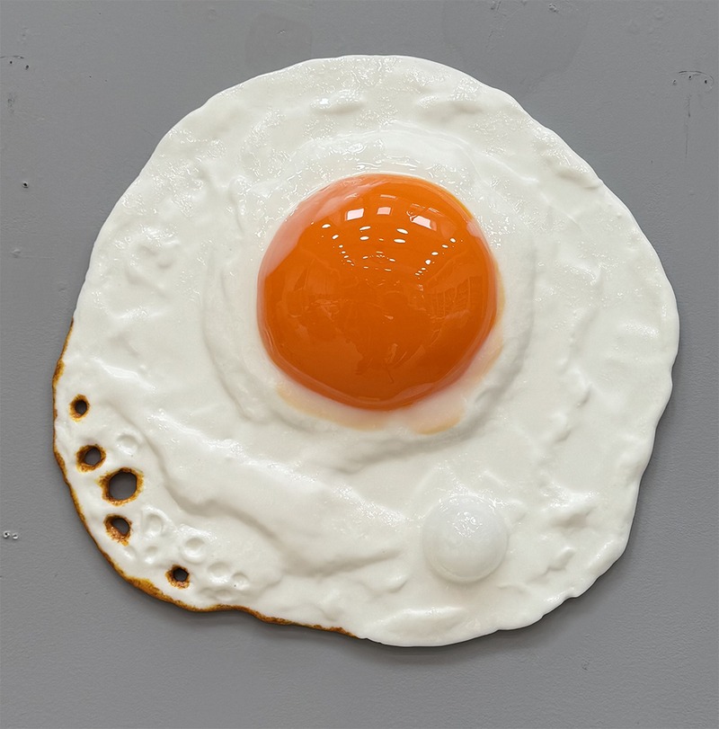Peter Anton: Fried egg #6/12  (Sunny side up series)