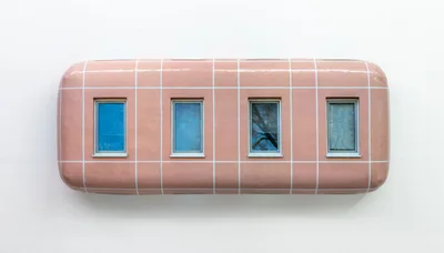 Hein Spellmann: Altrosa Gebäude