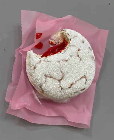 Doppelklick öffnet Großansicht Peter Anton: Bitten Jelly Donut