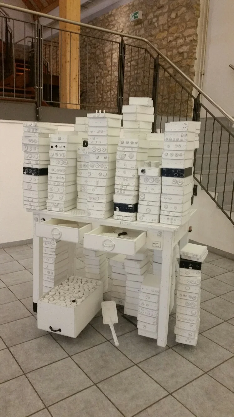 Besprechung der Ausstellung "manythings" im EKV